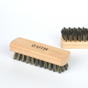 Щетка для обуви 125х40х16 мм. Guin (натуральная щетина черная, бук, воск) Щетка для обуви 125х40х16 мм. Guin (натуральная щетина черная, бук, воск)